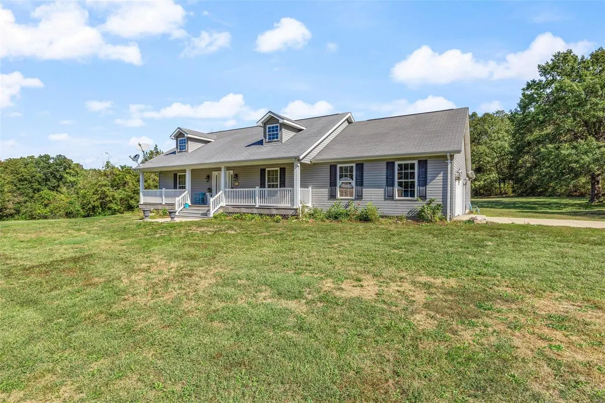 8372 E Forest Hills DR, Dittmer, MO 63023
