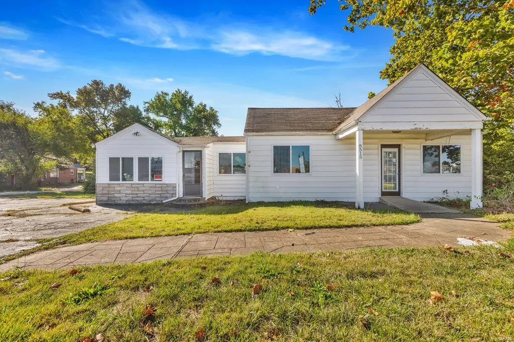 8518 Page AVE, St Louis, MO 63114