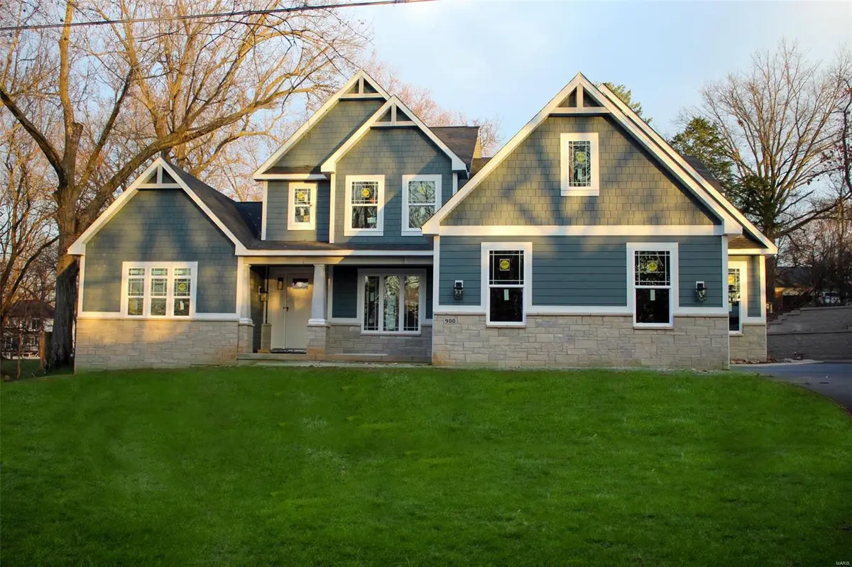 900 Grupp Road, Des Peres, MO 63131
