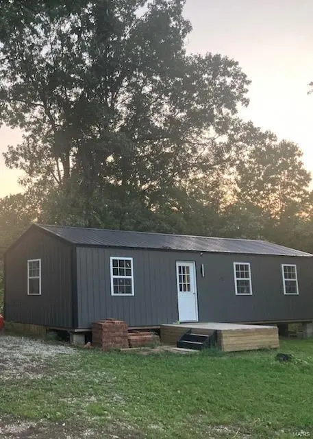 114 State Road V, Long Lane, MO 65590