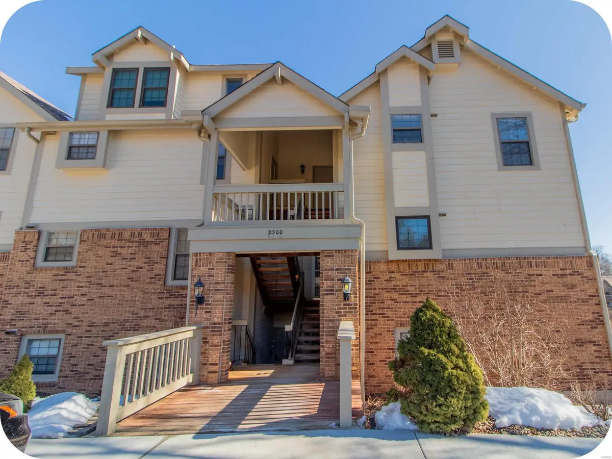 2300 Yellowstone Park CT #D, Maryland Heights, MO 63043