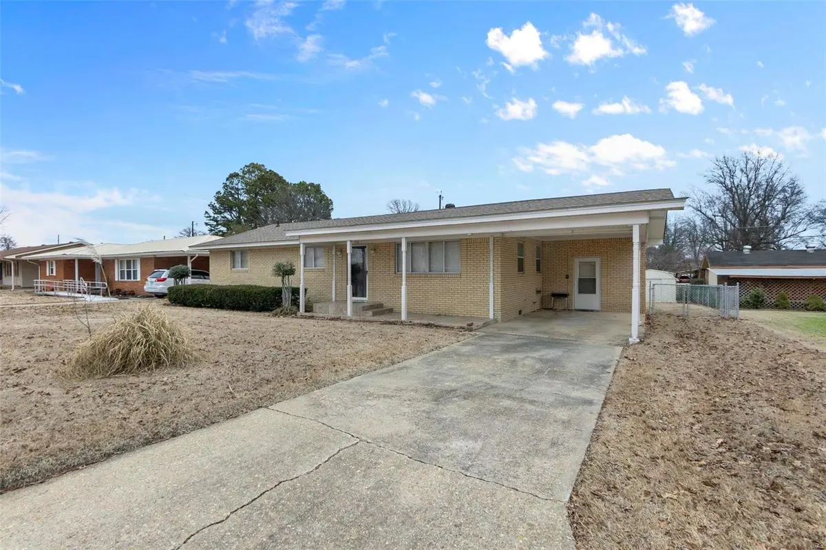 1104 David DR, Kennett, MO 63857