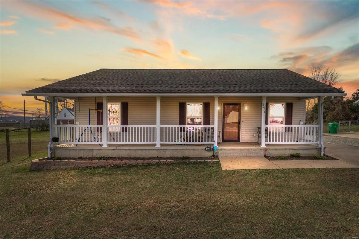 1211 Perrine RD, Farmington, MO 63640