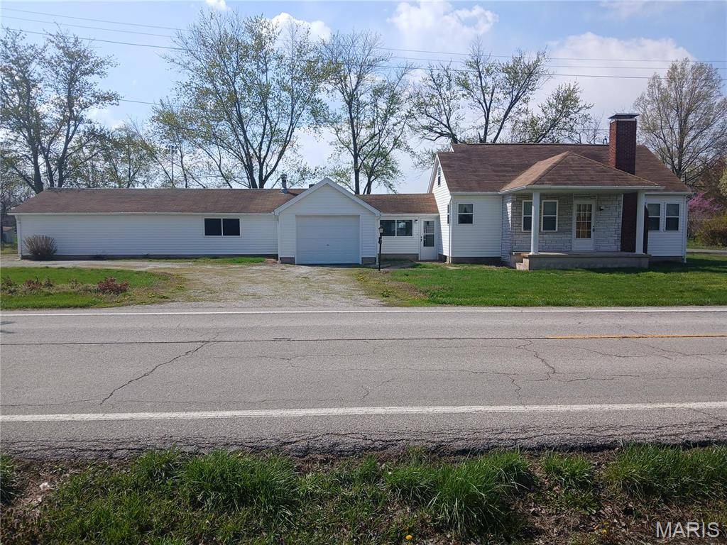 508 W Deck ST, New Douglas, IL 62074