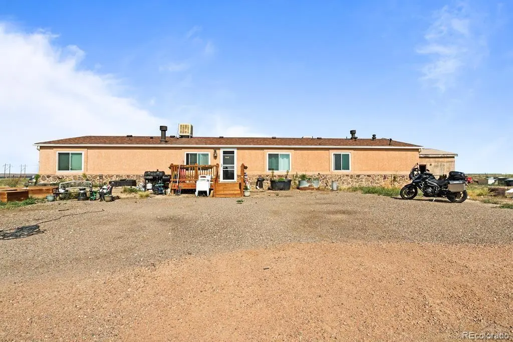 2912 40th Lane, Avondale, CO 81022