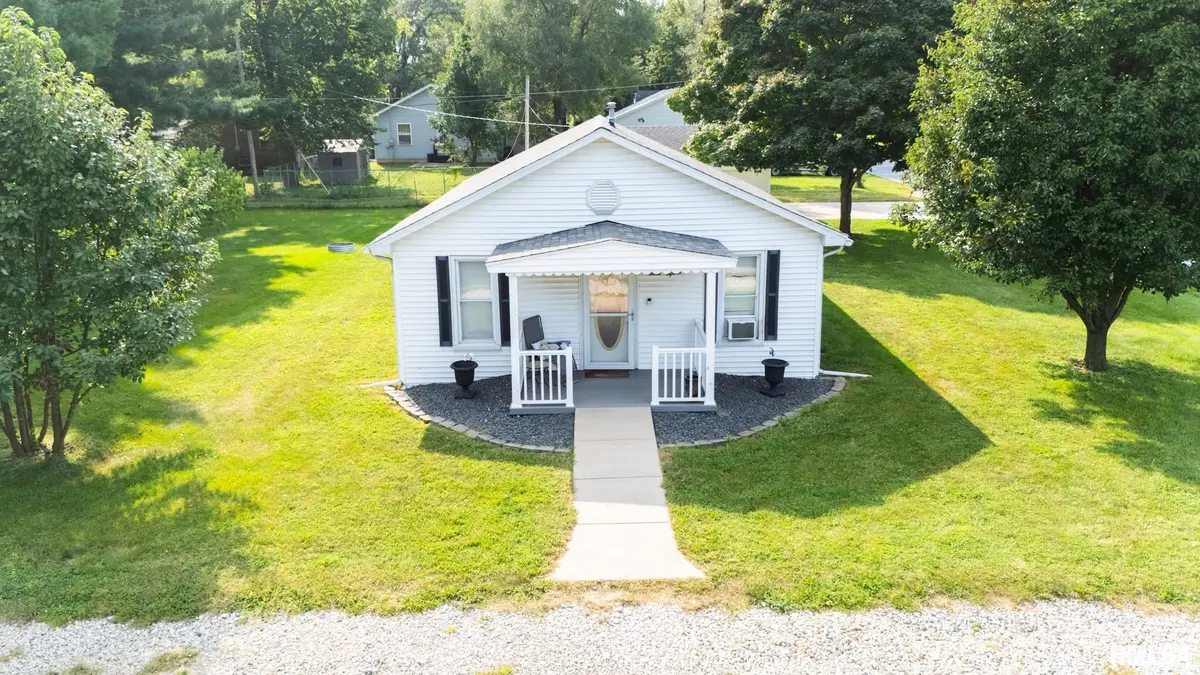 315 3RD ST, South Pekin, IL 61564