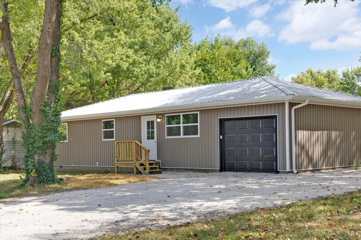 406 W Fairview ST, Fair Play, MO 65649