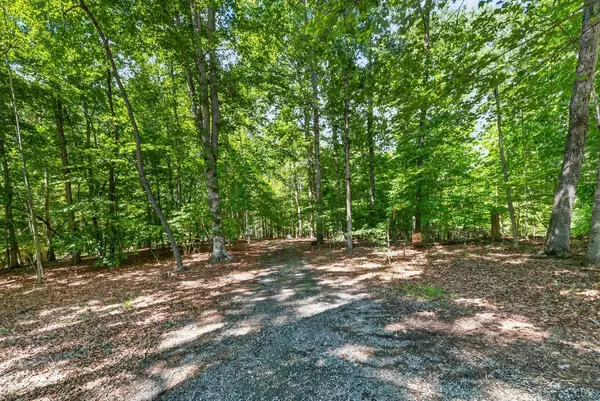 1091 Silver PL, Moneta, VA 24121