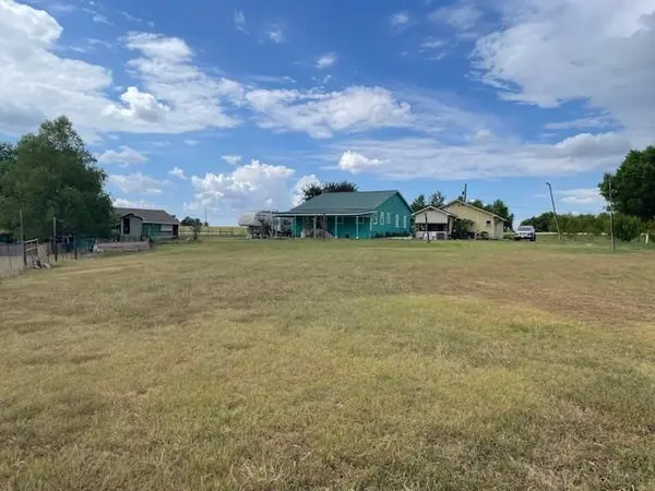 50 Dusty Dam RD, Coupland, TX 78615