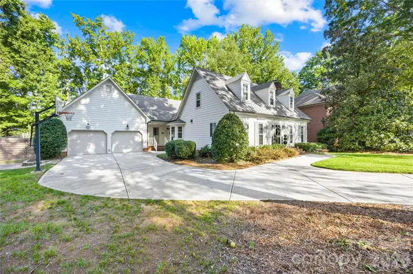 6616 Mays Chapel LN, Charlotte, NC 28270
