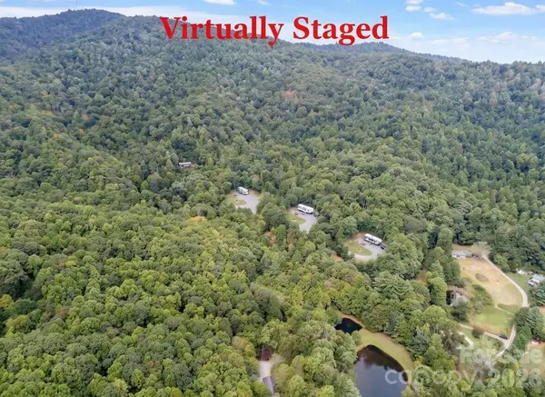 000 Pond RD, Spruce Pine, NC 28777