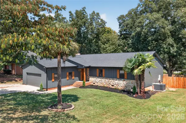 129 Mooreland RD, Mooresville, NC 28117