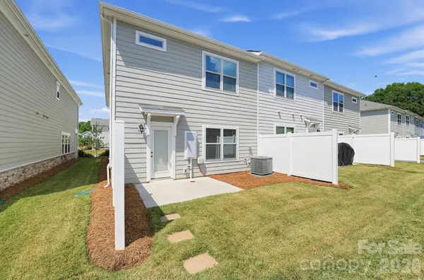 918 Sagecroft LN, Indian Trail, NC 28079