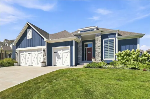 17344 Bradshaw ST, Overland Park, KS 66221