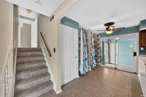 51444 Kenilworth RD, South Bend, IN 46637-1208