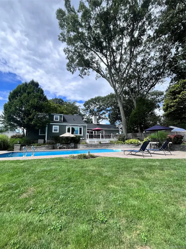 75 Eatons Neck RD, Northport, NY 11768