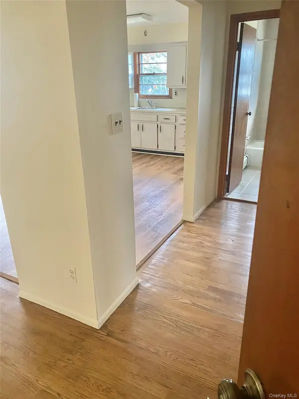 51 Lenox AVE, Westbury, NY 11590
