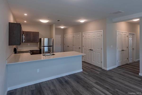 87 N Chestnut ST #103, New Paltz, NY 12561