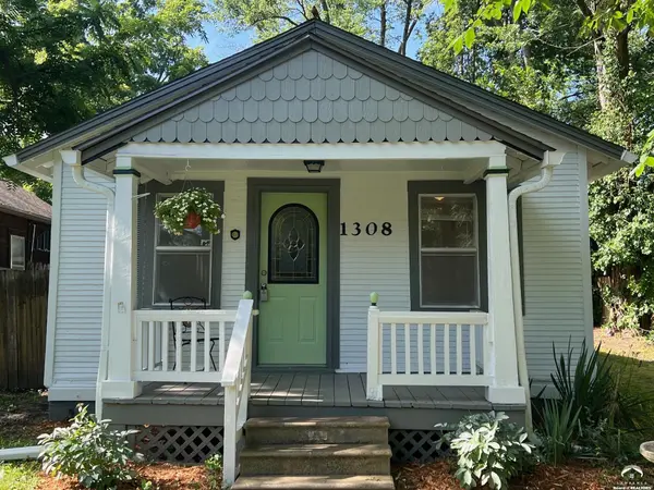 1308 Oak Hill AVE, Lawrence, KS 66044