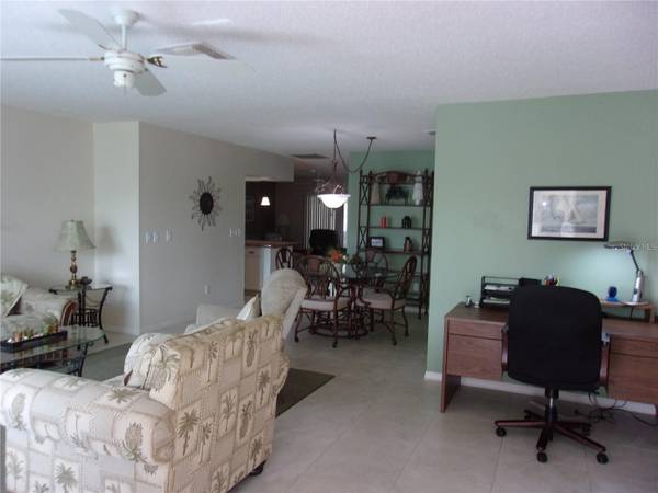 1814 COLUMBINE PL, Sun City Center, FL, 33573 photo 2