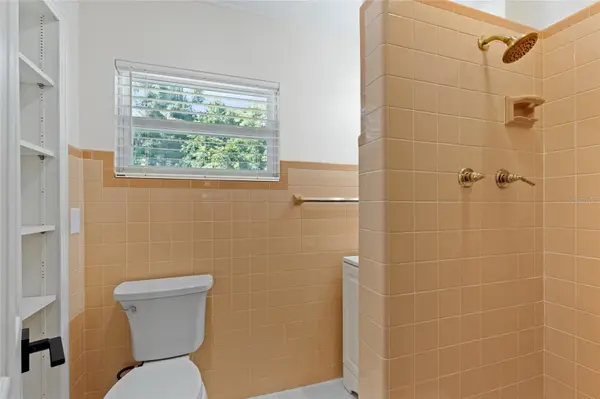 1524 SW 37TH AVE, Gainesville, FL 32608
