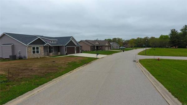 1575 Kathleen LN, Staunton, IL 62088