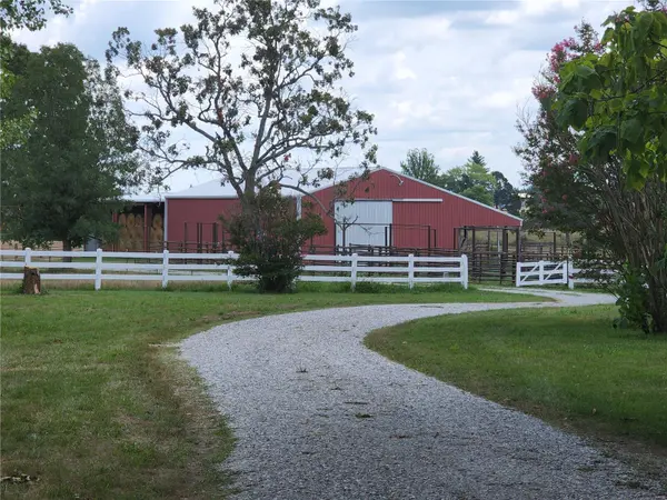 6053 Highway 137, Yukon, MO 65589