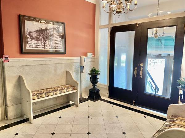4 N Kingshighway BLVD #1-N, St Louis, MO 63108