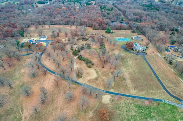26132 Highway 5, Lebanon, MO 65536