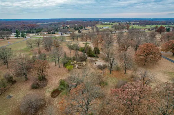 26132 Highway 5, Lebanon, MO 65536