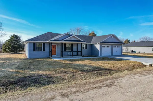 22930 Patton LN, Lebanon, MO 65536