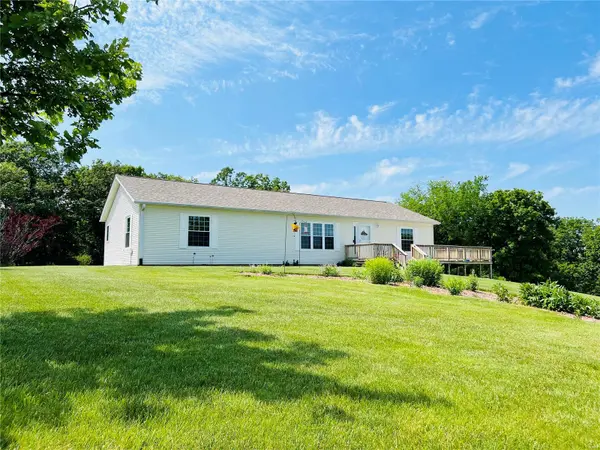 24885 Shady Oaks PL, Perry, MO 63462