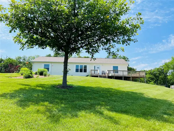 24885 Shady Oaks PL, Perry, MO 63462