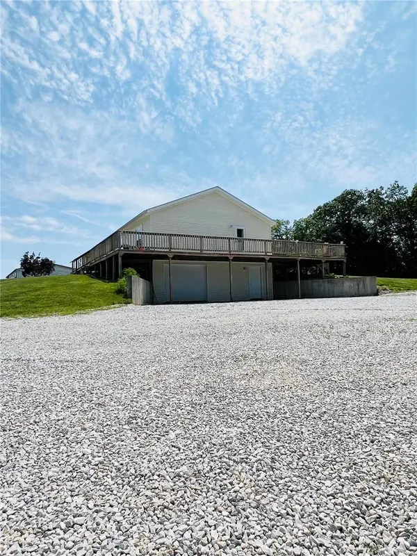24885 Shady Oaks PL, Perry, MO 63462