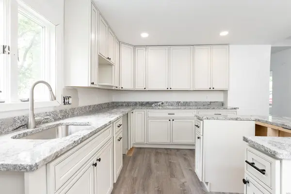 222 South ST, Collinsville, IL 62234