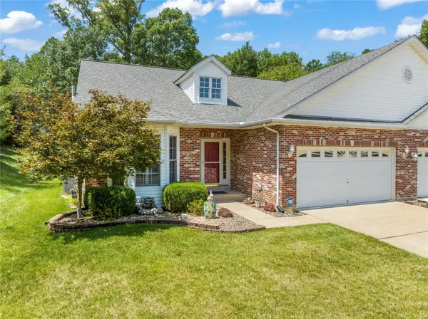 465 Wildflower CT, Ballwin, MO 63021