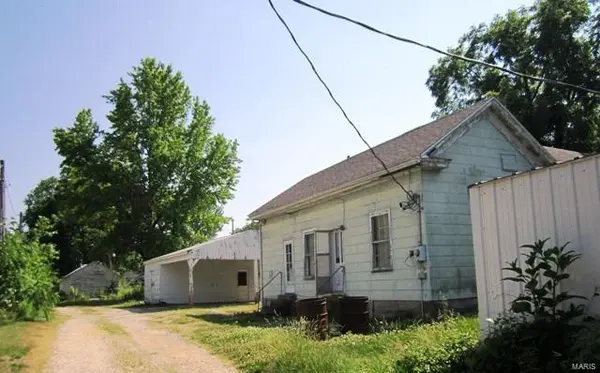 804 S 4th ST, Clarksville, MO 63336
