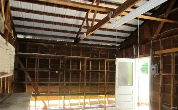 804 S 4th ST, Clarksville, MO 63336