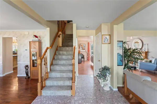 16828 Heather Moor DR, Florissant, MO 63034