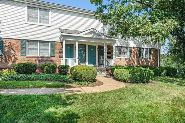 1753 High School DR, Brentwood, MO 63144