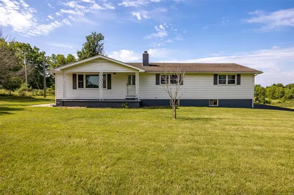 25416 Evanston RD, Lebanon, MO 65536
