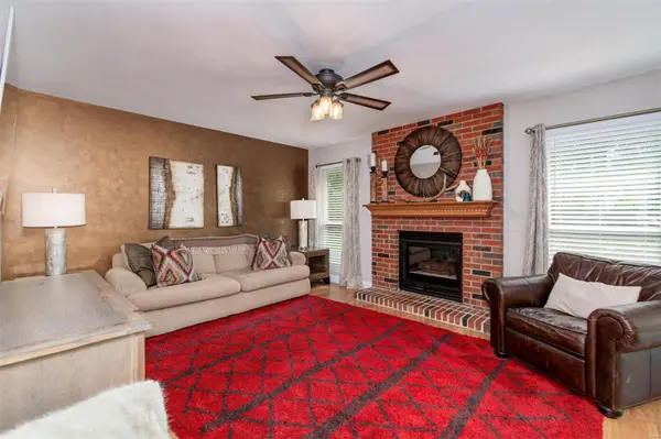 183 Beacon Point LN, Grover, MO 63040