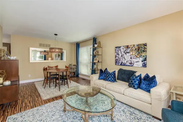 183 Beacon Point LN, Grover, MO 63040
