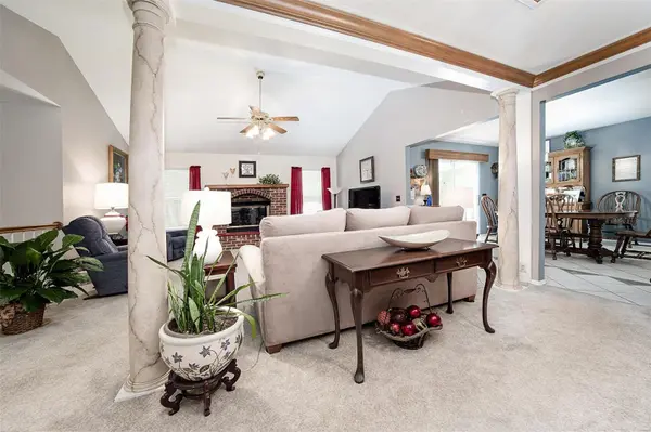 4648 Briargate DR, St Charles, MO 63304