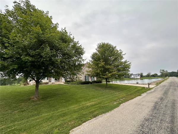 1311 Beanehaven, Godfrey, IL 62035