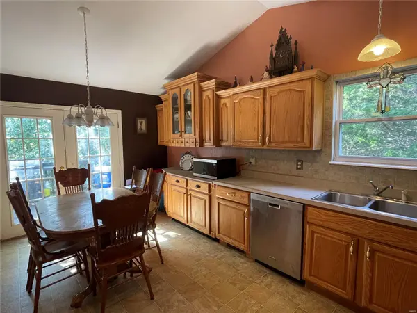 5953 Peachtree Drive, Hillsboro, MO 63050