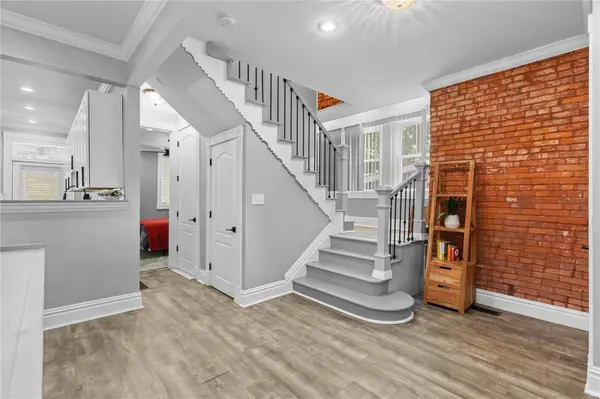 7335 Melrose AVE, University City, MO 63130