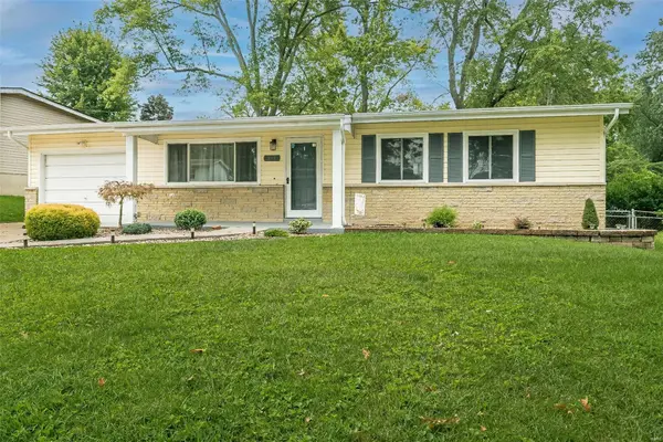153 Yankee DR, St Charles, MO 63303