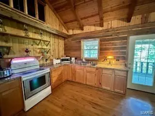 5291 Big Creek Road, Yukon, MO 65589