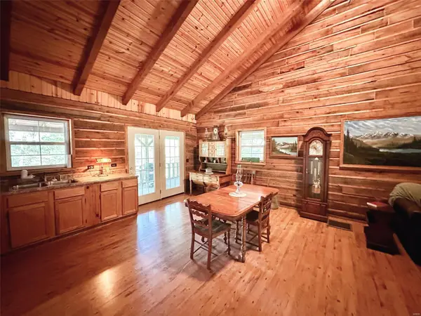 5291 Big Creek Road, Yukon, MO 65589